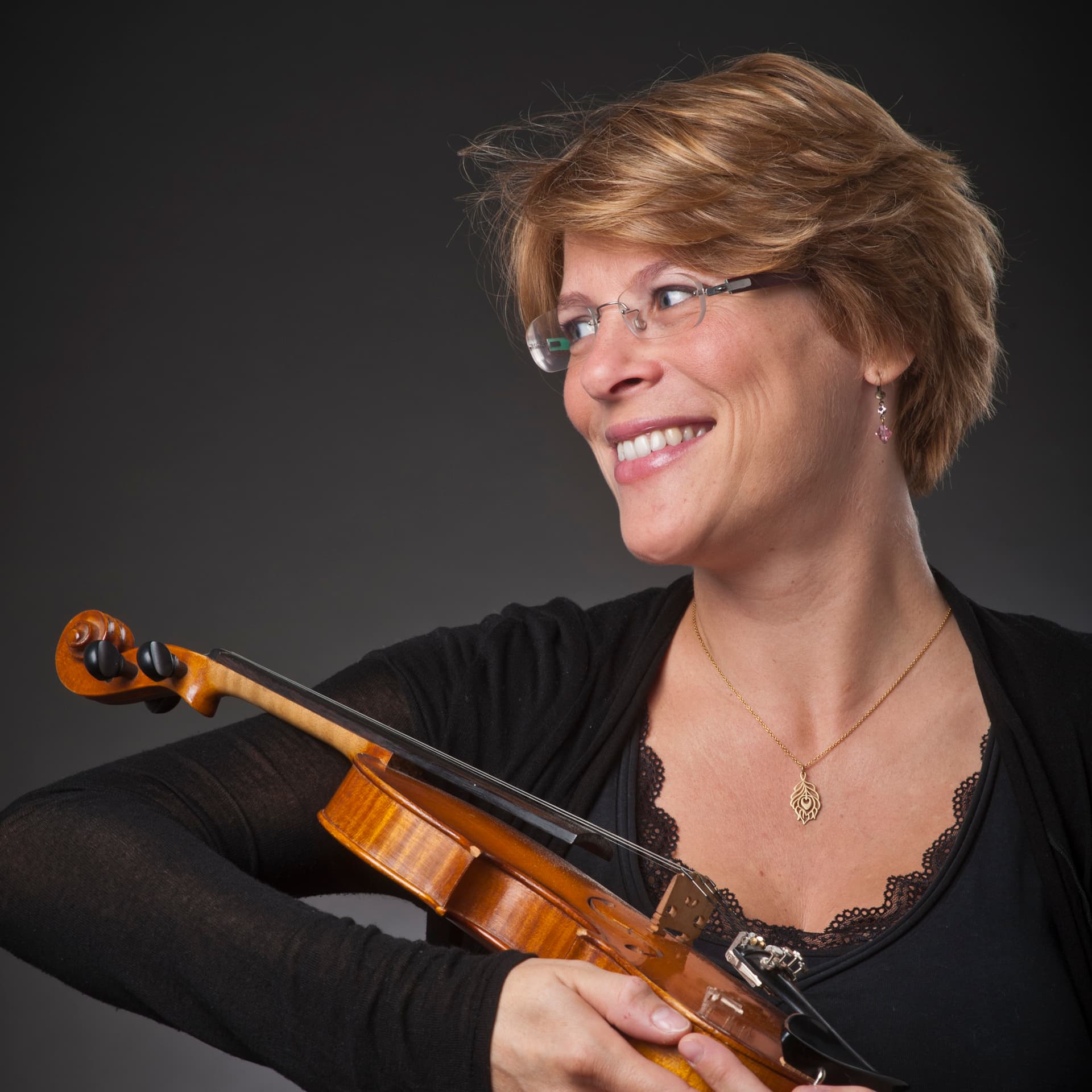 Stefanie Cribb, 1. Violine