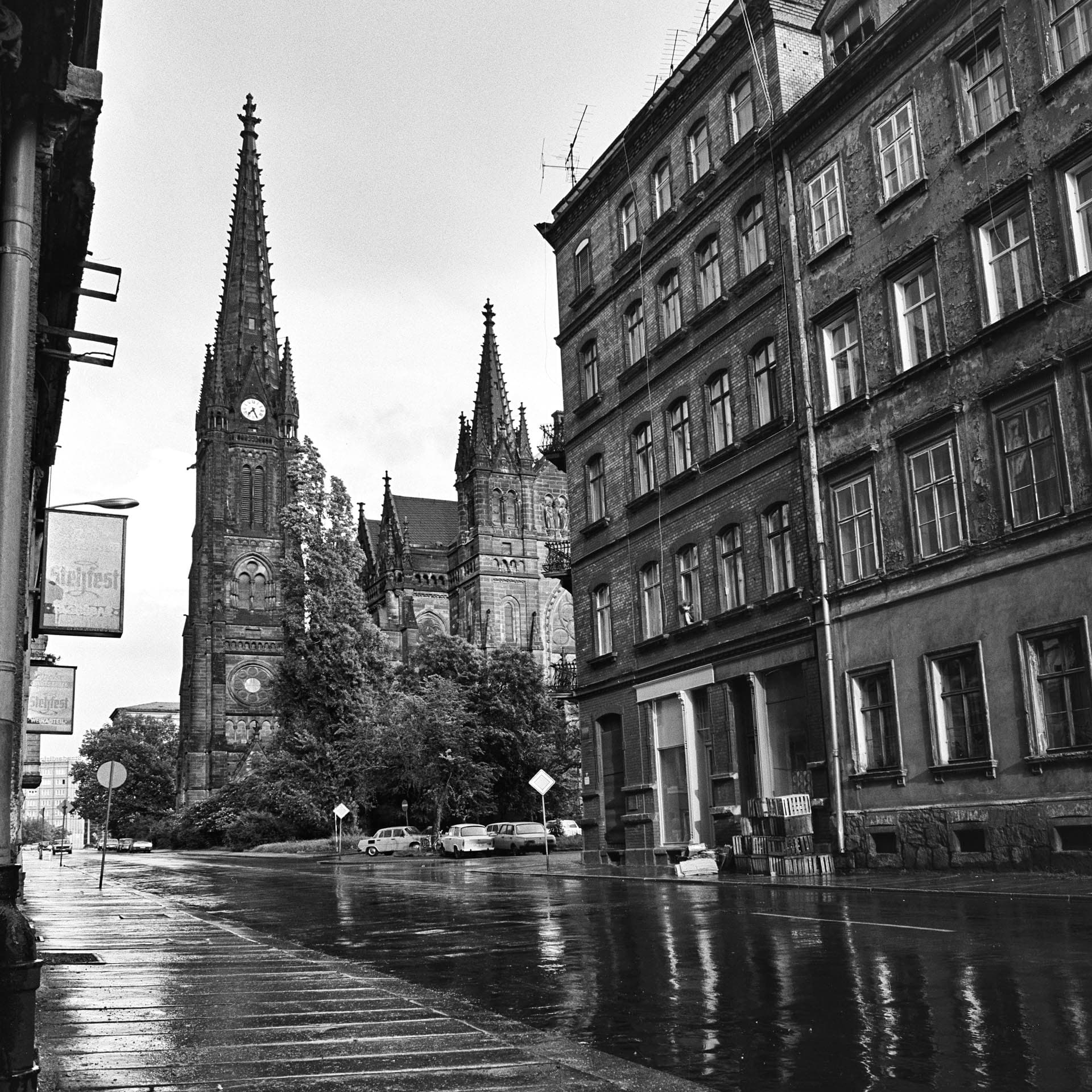 Peterskirche, Riemannstraße
